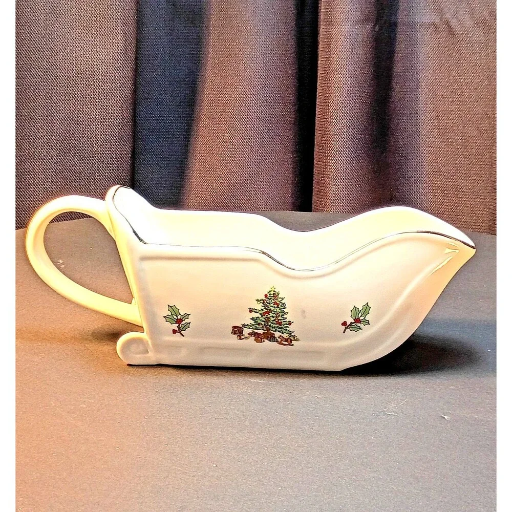 Vintage Holiday Hostess Christmas Sleigh Gravy Boat Gold Trim Japan Collectible